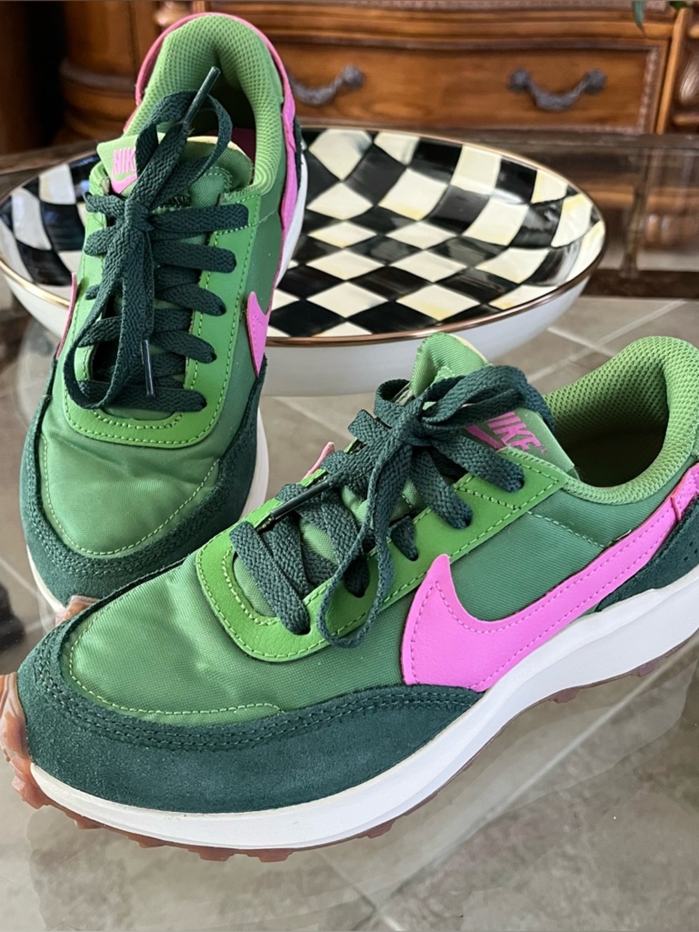 Nike Waffle Debut Sneakers Women's 6 Green Pink Athletic Shoes with box